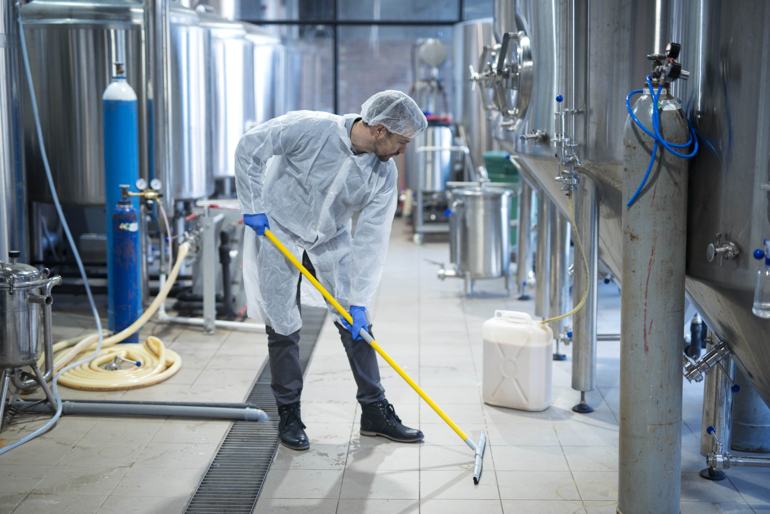 How to Choose an Industrial Contract Cleaning Service in Singapore